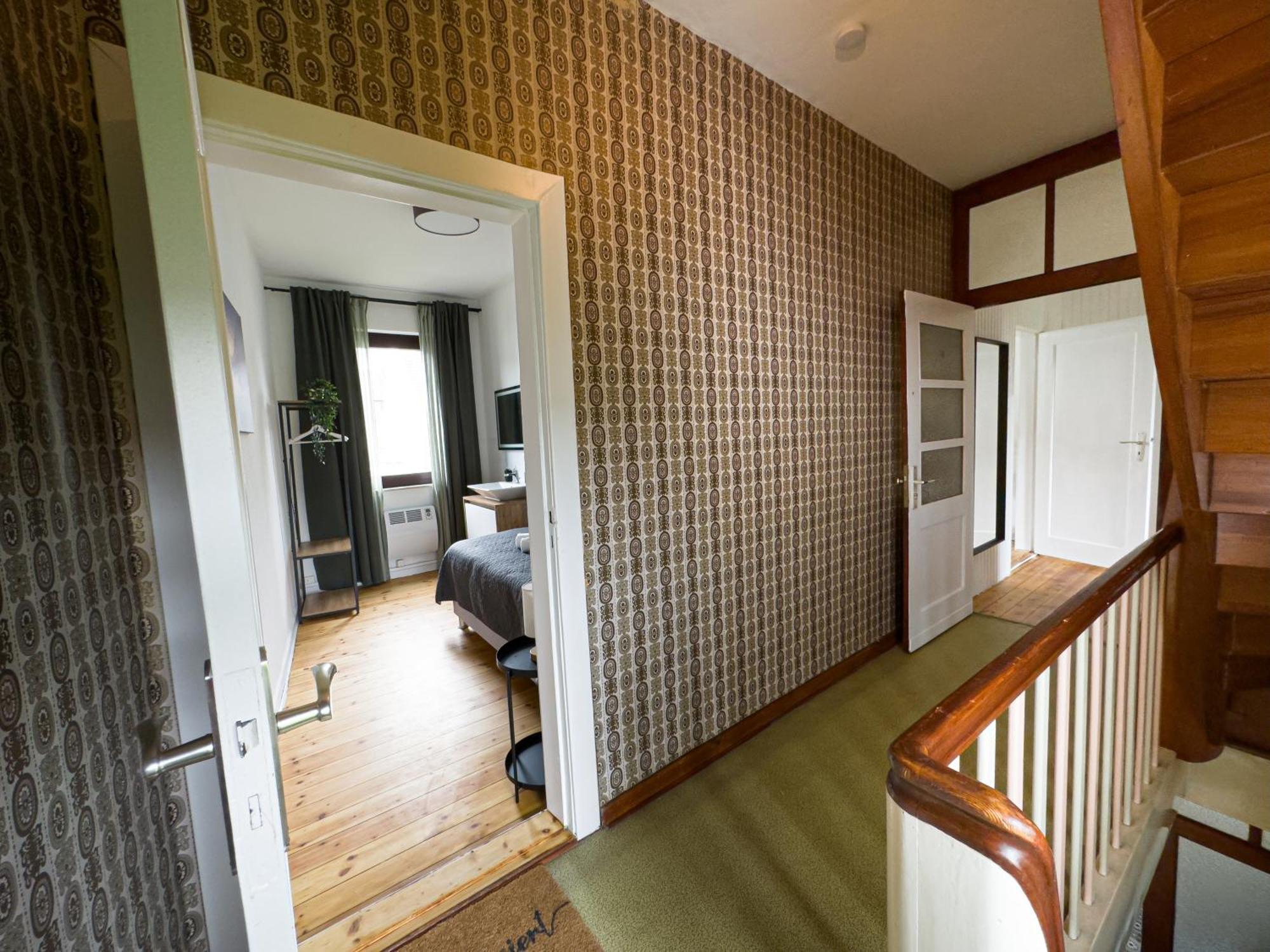 Immostay #8 - Haus Fuer 13 Personen Mit 7 Zimmer - Grosser Garten & Grill, Free Parking, Wlan Bremen Exterior photo