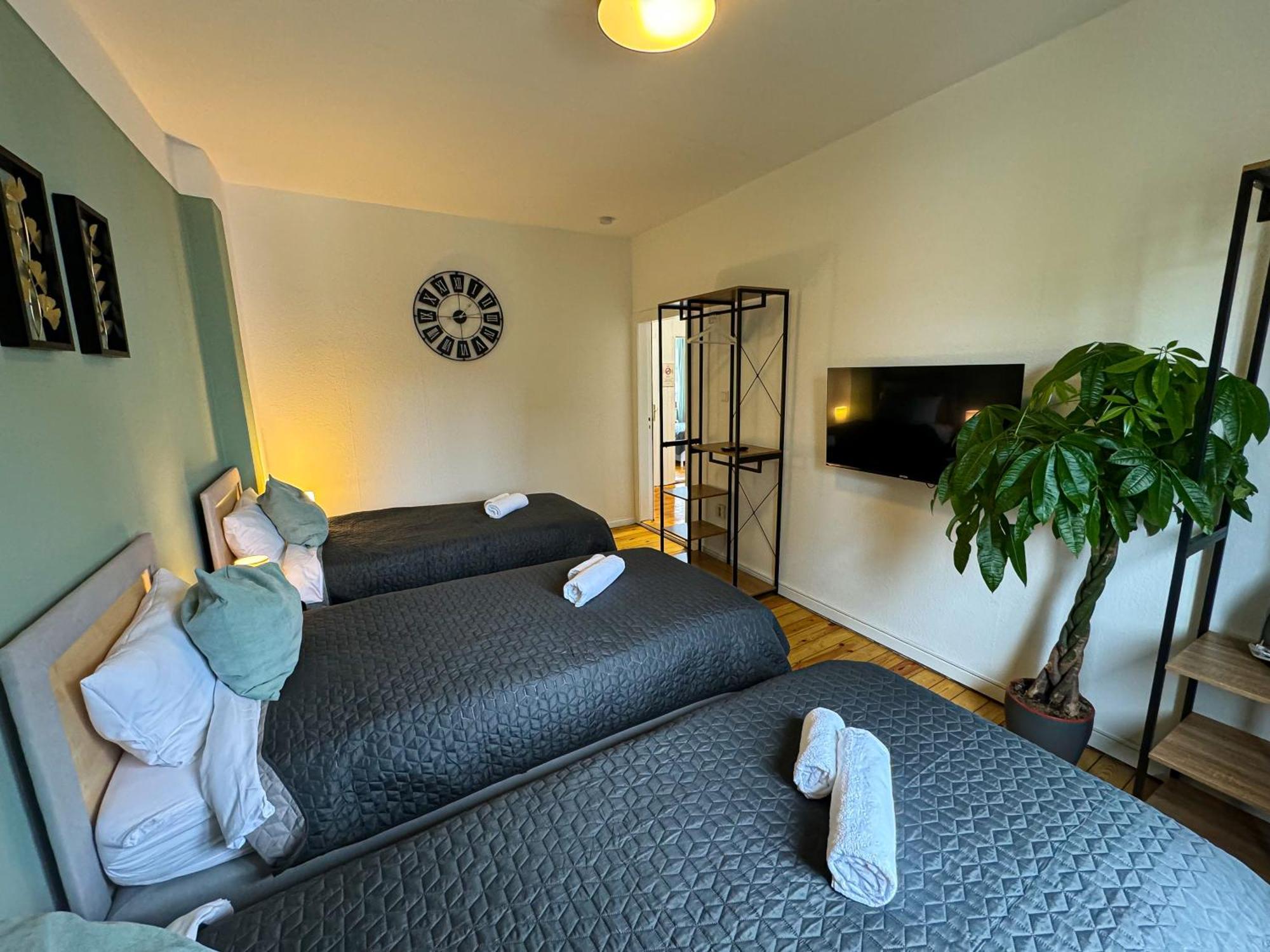 Immostay #8 - Haus Fuer 13 Personen Mit 7 Zimmer - Grosser Garten & Grill, Free Parking, Wlan Bremen Exterior photo