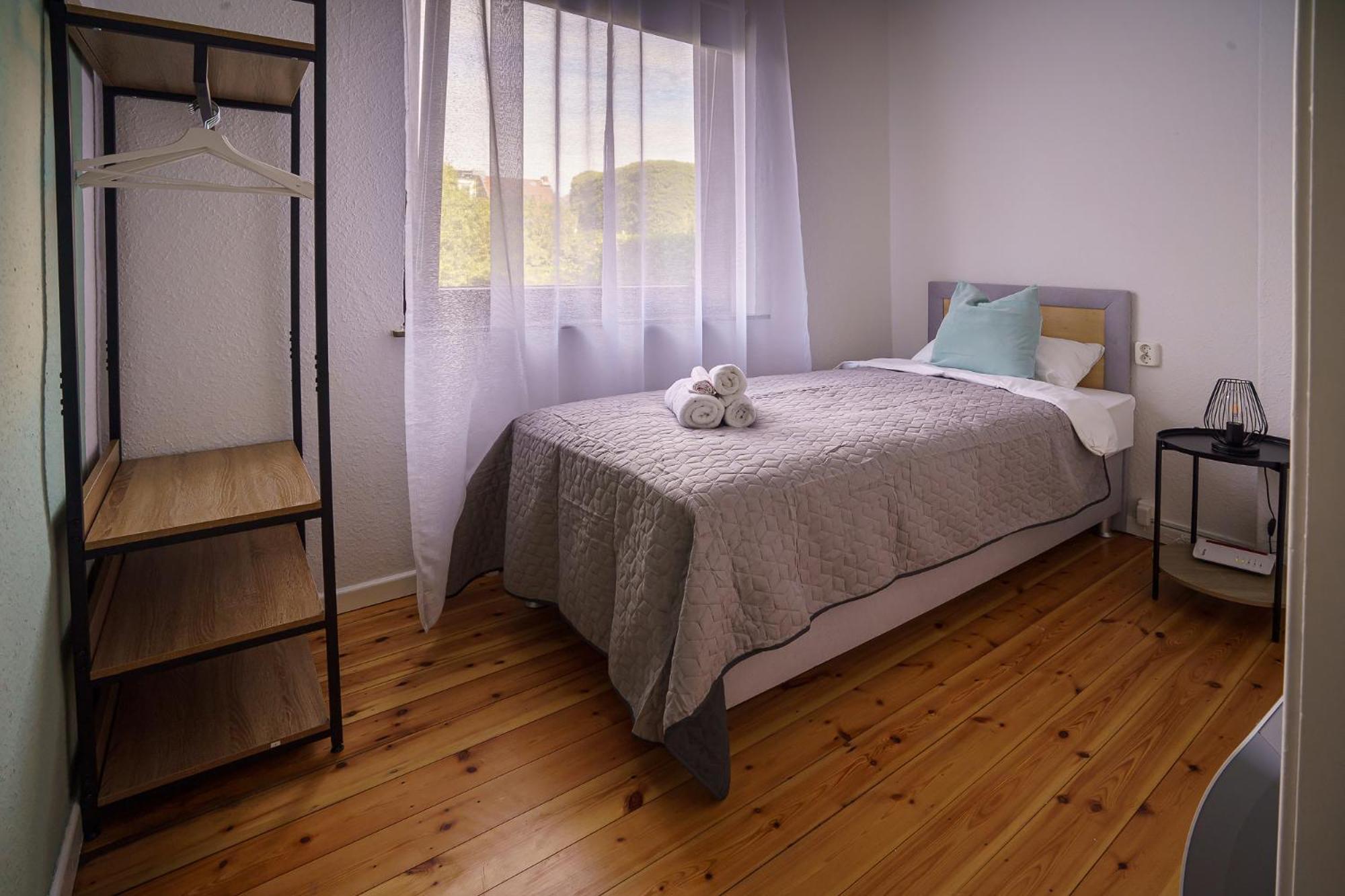Immostay #8 - Haus Fuer 13 Personen Mit 7 Zimmer - Grosser Garten & Grill, Free Parking, Wlan Bremen Exterior photo